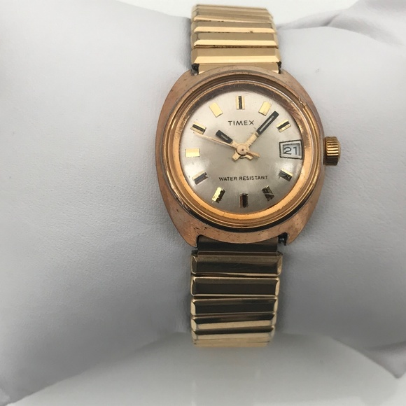 Vintage Timex Ladies Watch Gold Tone Hand Winding - Picture 8 of 8